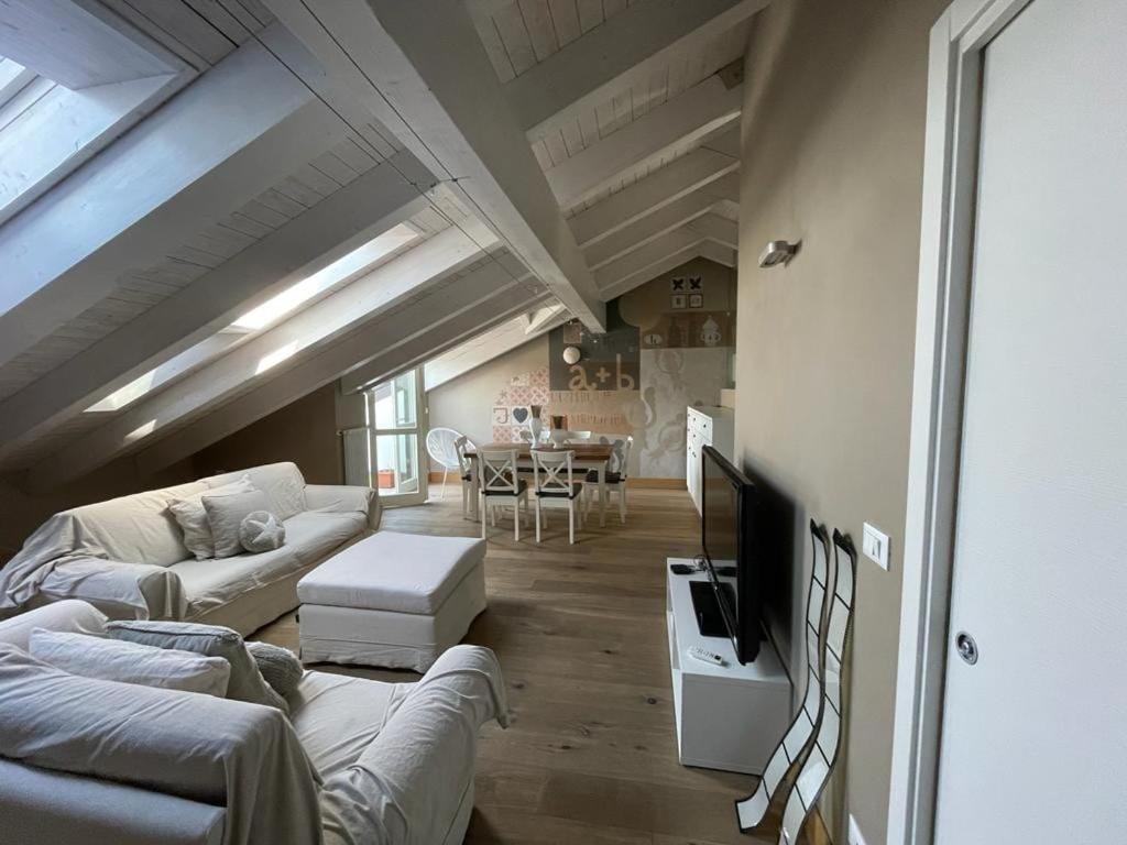 Charming Penthouse In Appartement Turin