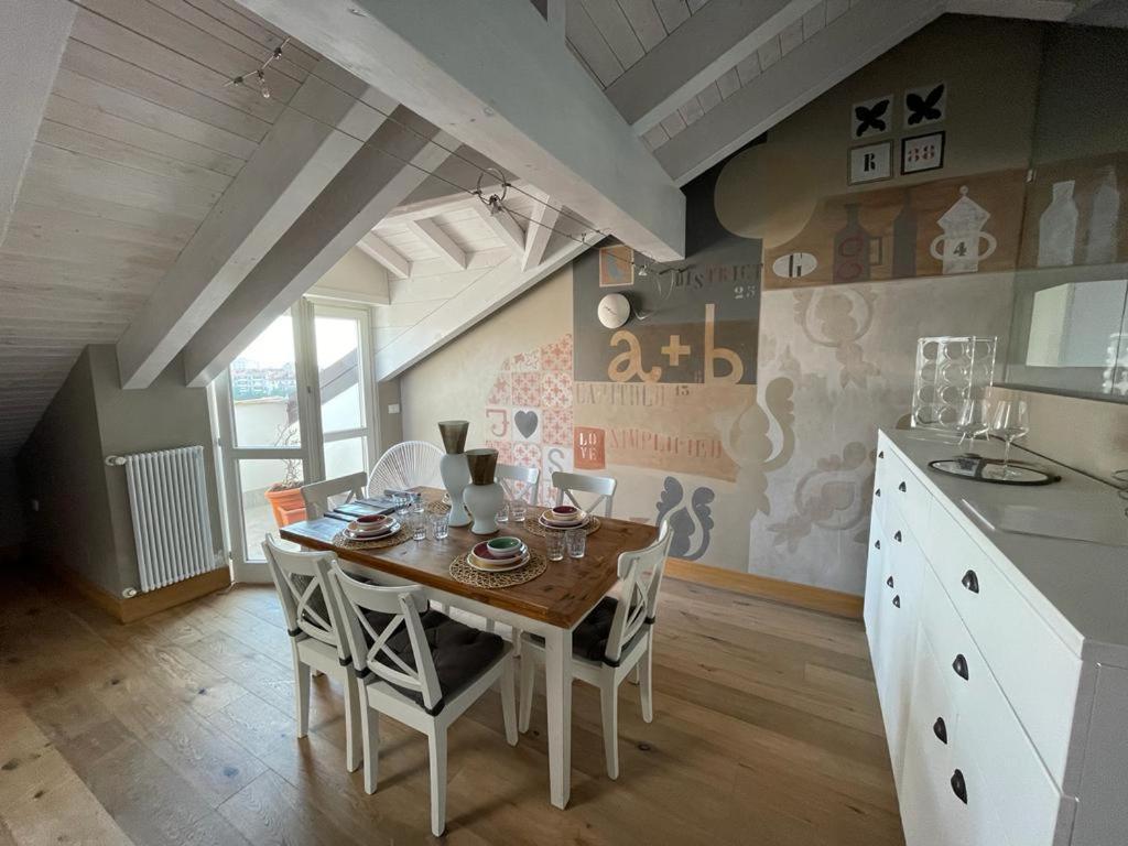 Charming Penthouse In Appartement Turin